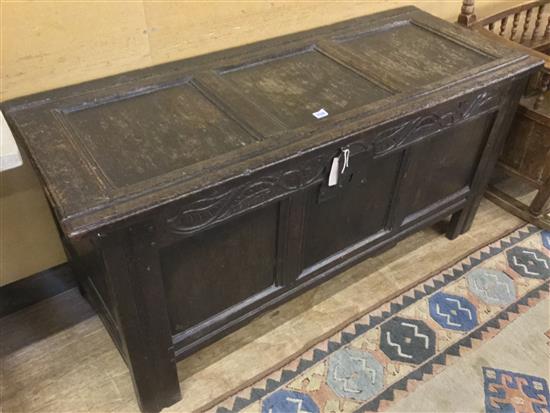 17thC/18thC oak panelled coffer